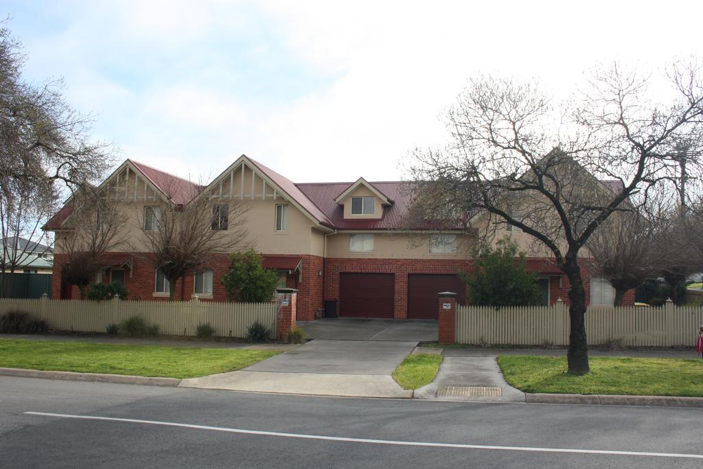 Albury Suites - Schubach Street Room photo